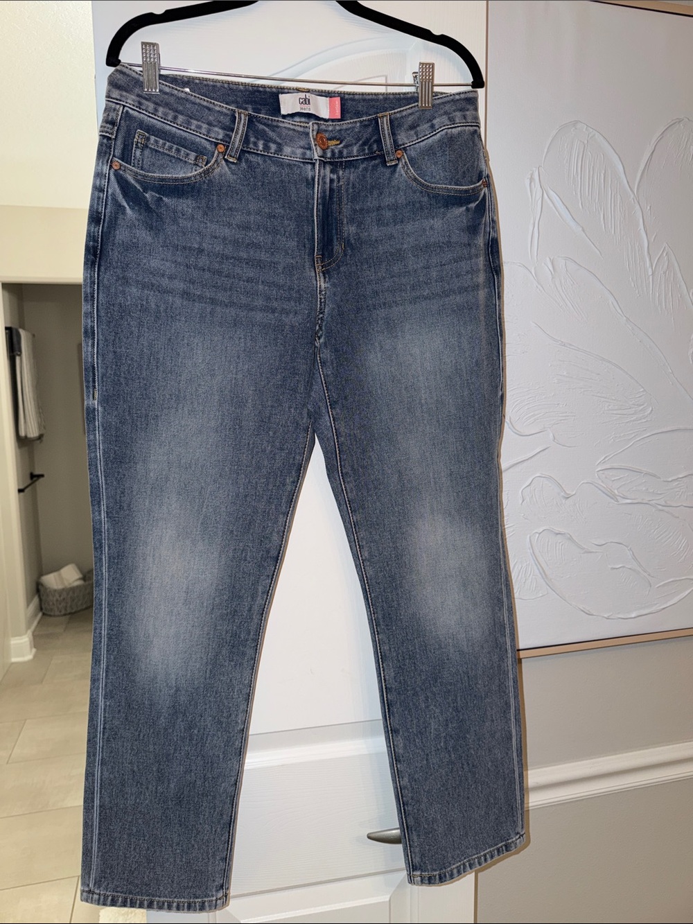 CAbi Harlow Jeans in Washed Blue Like New Size 6